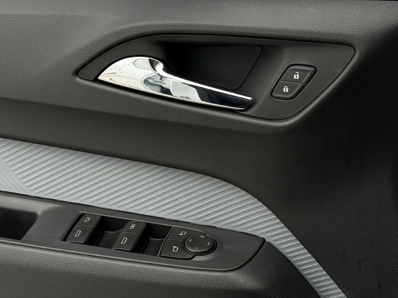 New 2027 Chevrolet Bolt LT FWD image 19