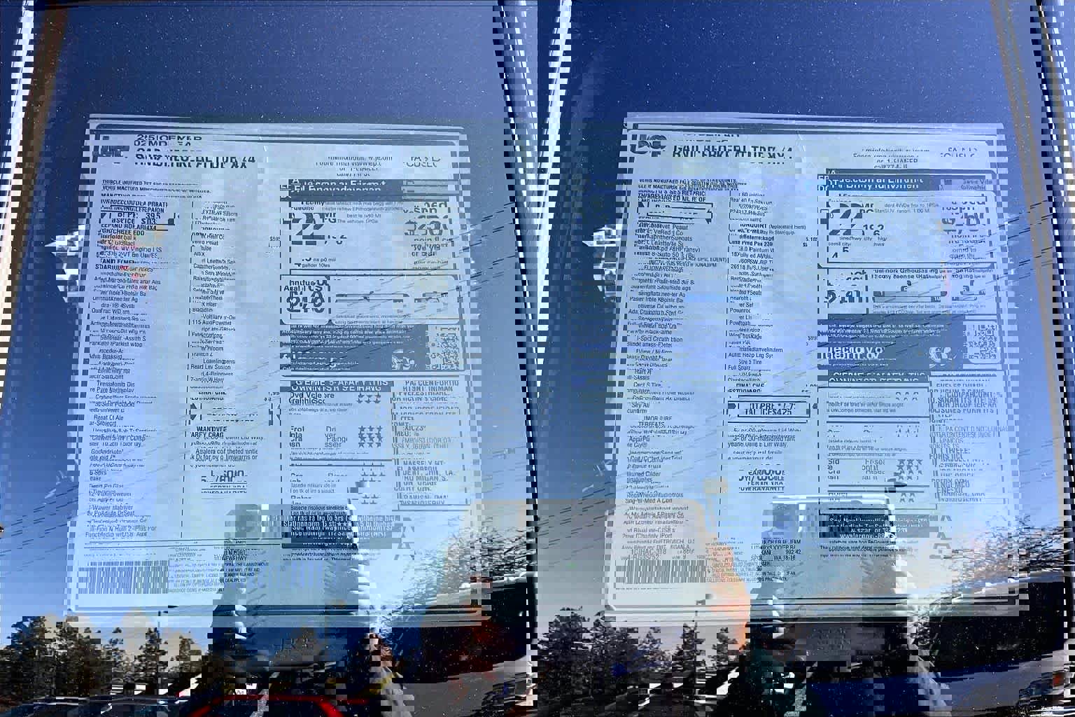 New 2025 Jeep Grand Cherokee Altitude image 24