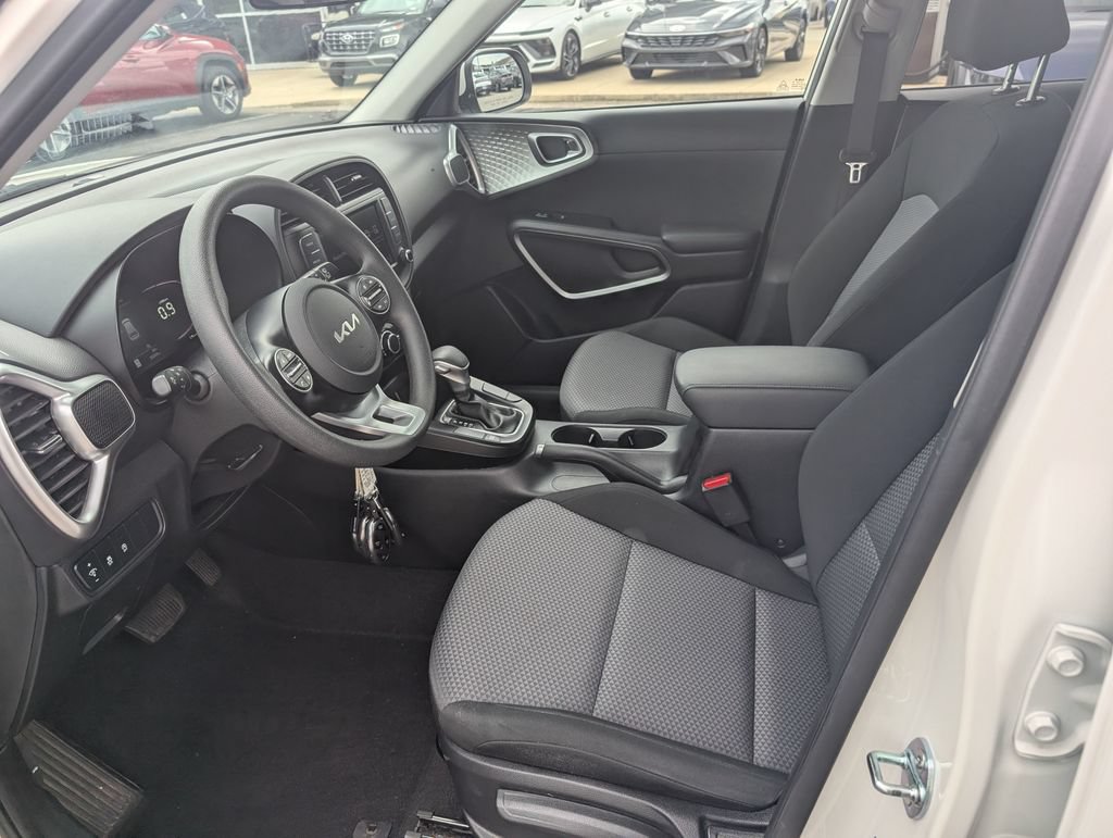 New 2024 Kia Soul LX w/ Option Group 015 FWD image 13