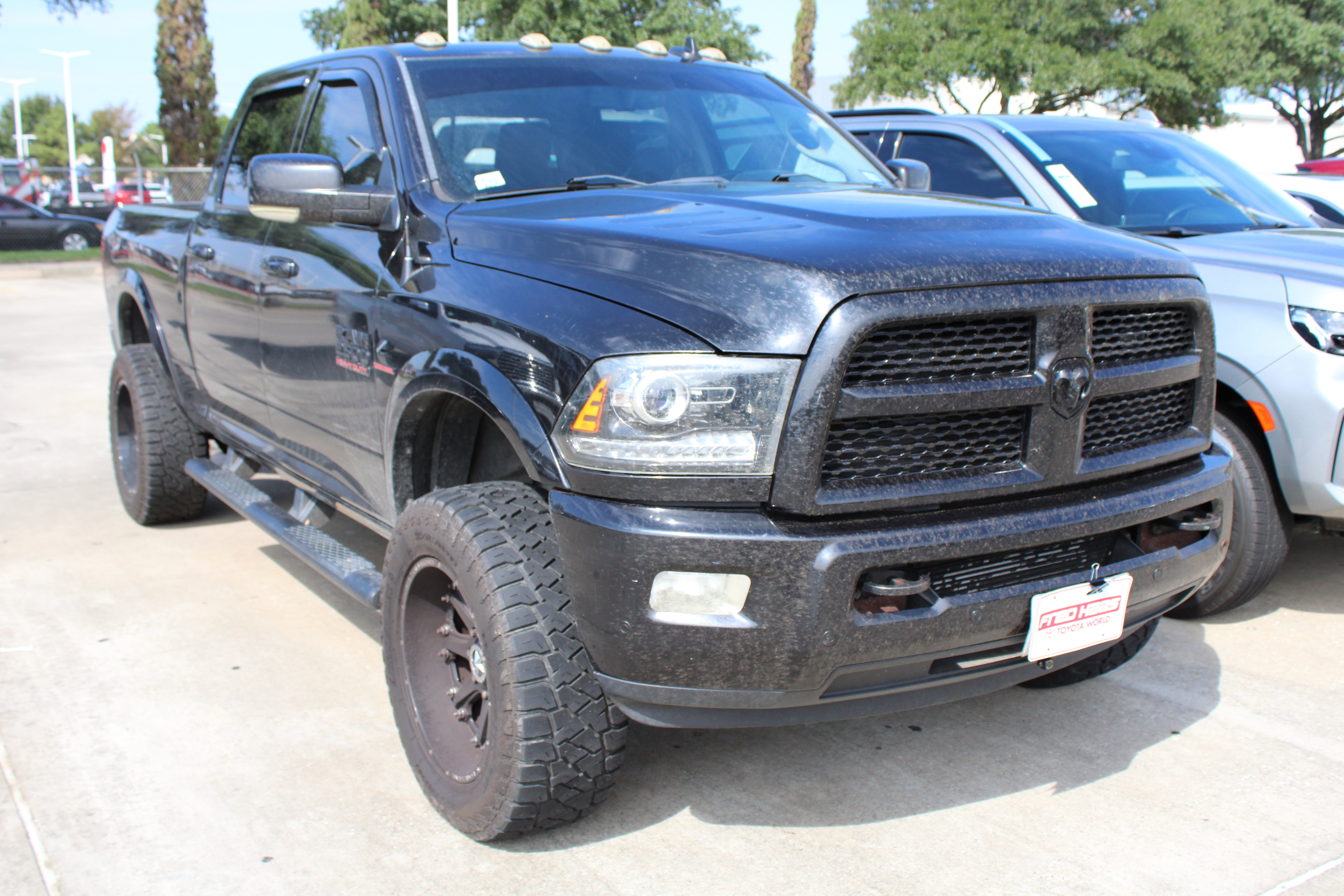 Used 2017 RAM 2500 Laramie w/ Sport Appearance Group AWD/4WD image 2