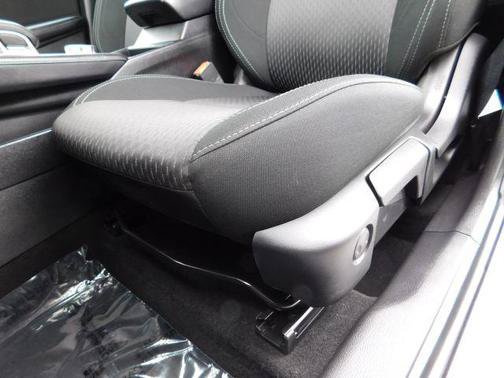 Used 2024 Mitsubishi Outlander ES AWD/4WD image 16