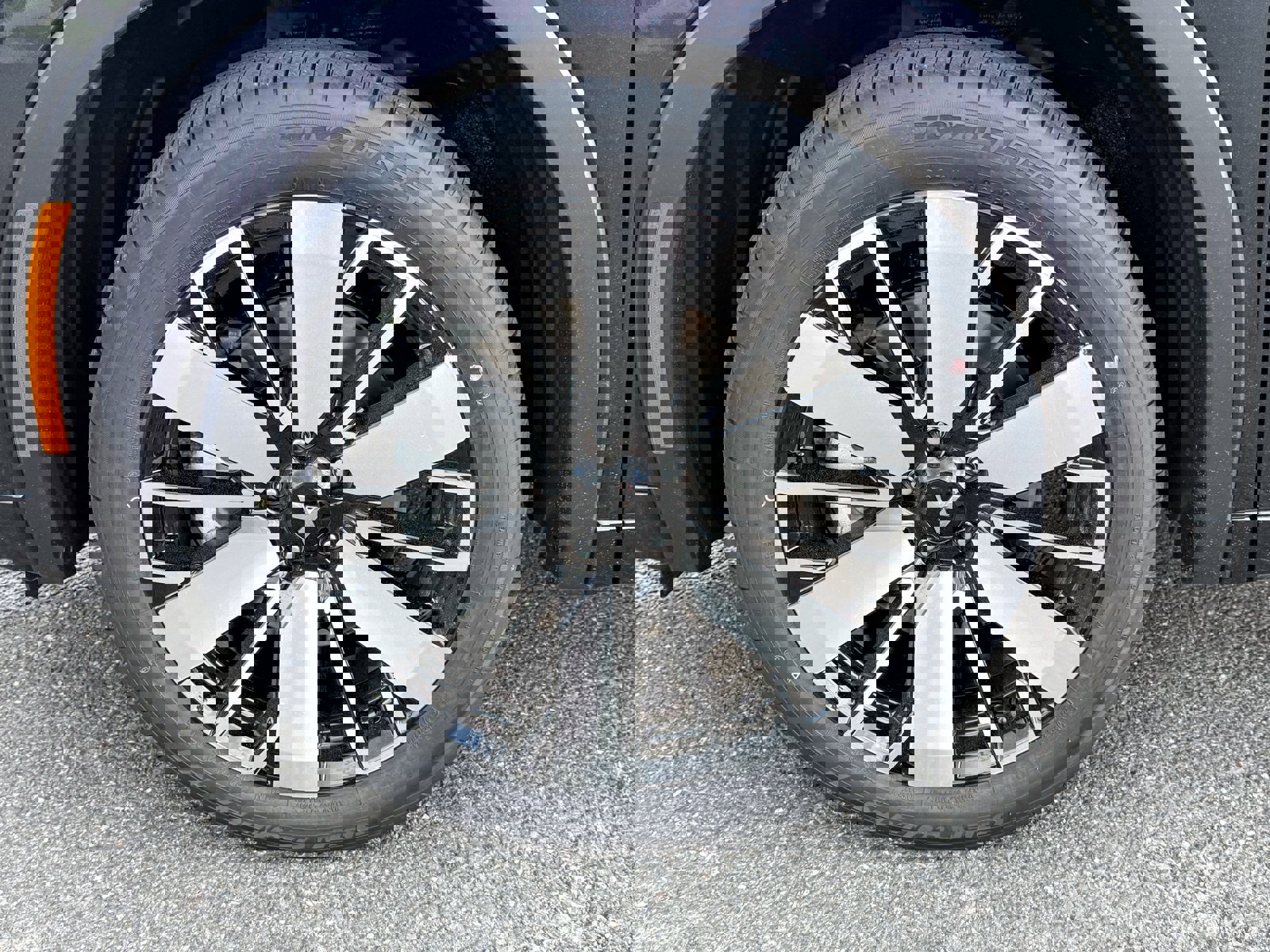 New 2025 Mitsubishi Outlander AWD image 18
