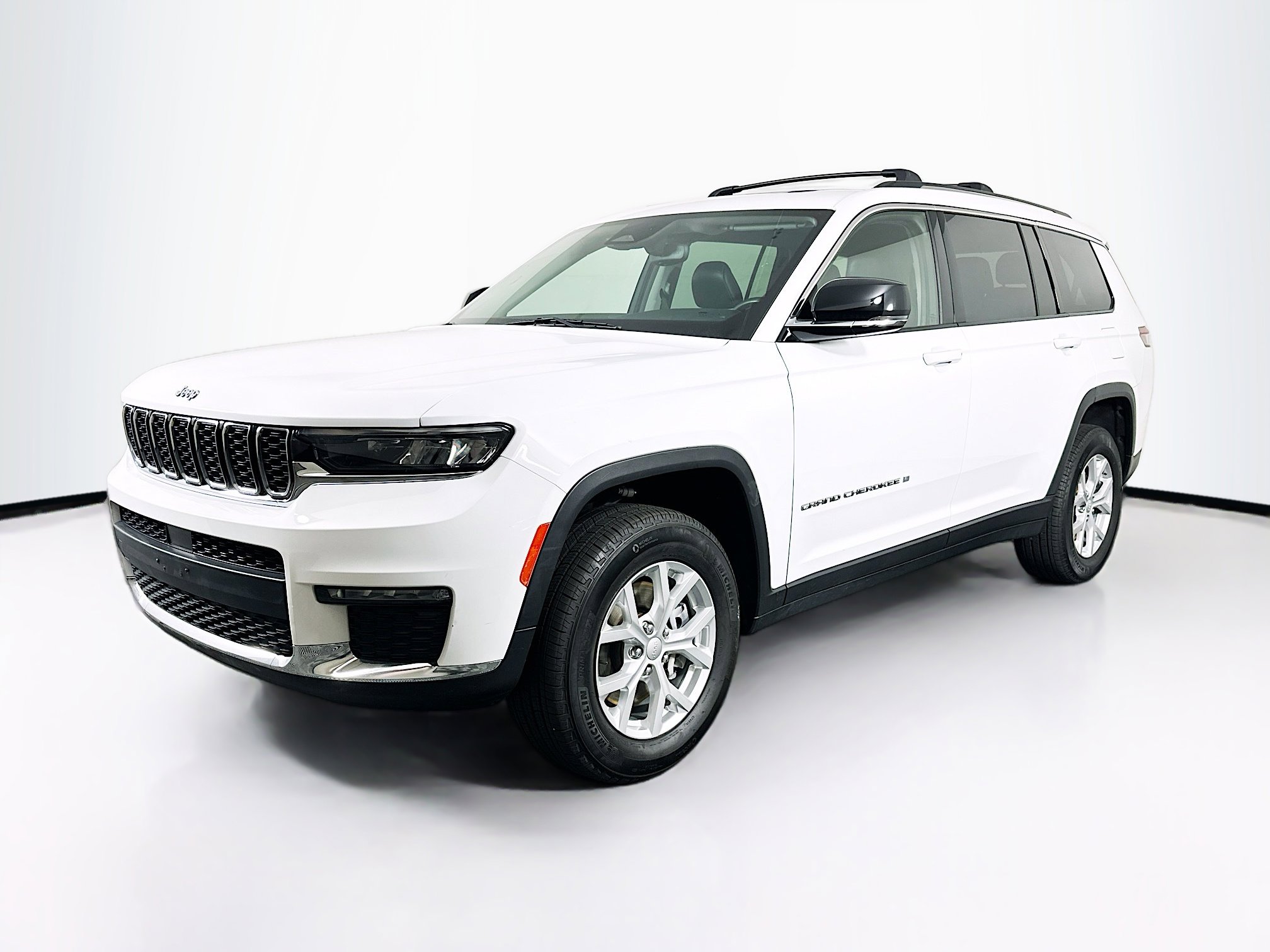 Used 2023 Jeep Grand Cherokee L Limited AWD/4WD image 3