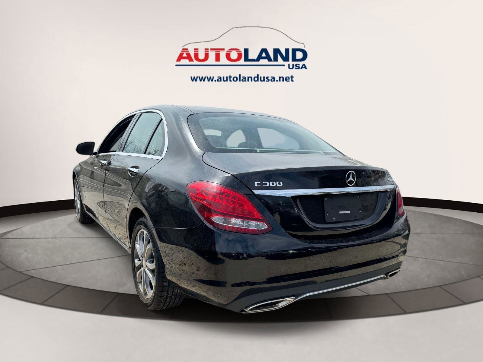 Used 2017 Mercedes-Benz C 300 4MATIC Sedan image 4