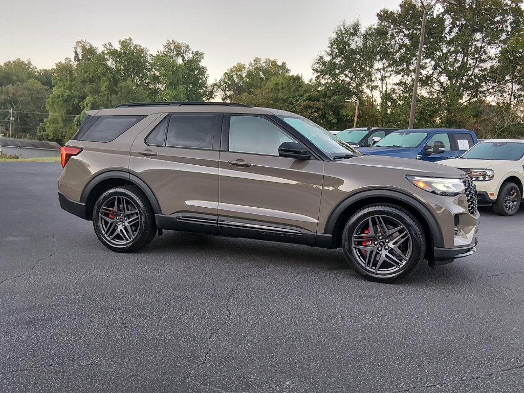 New 2027 Ford Explorer ST w/ Sun And Sound Package AWD/4WD image 2
