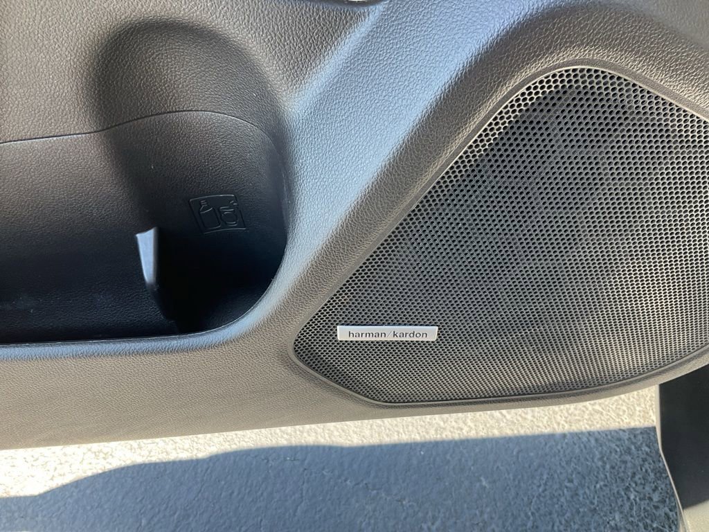 Used 2017 Subaru Outback 2.5i Limited AWD/4WD image 5