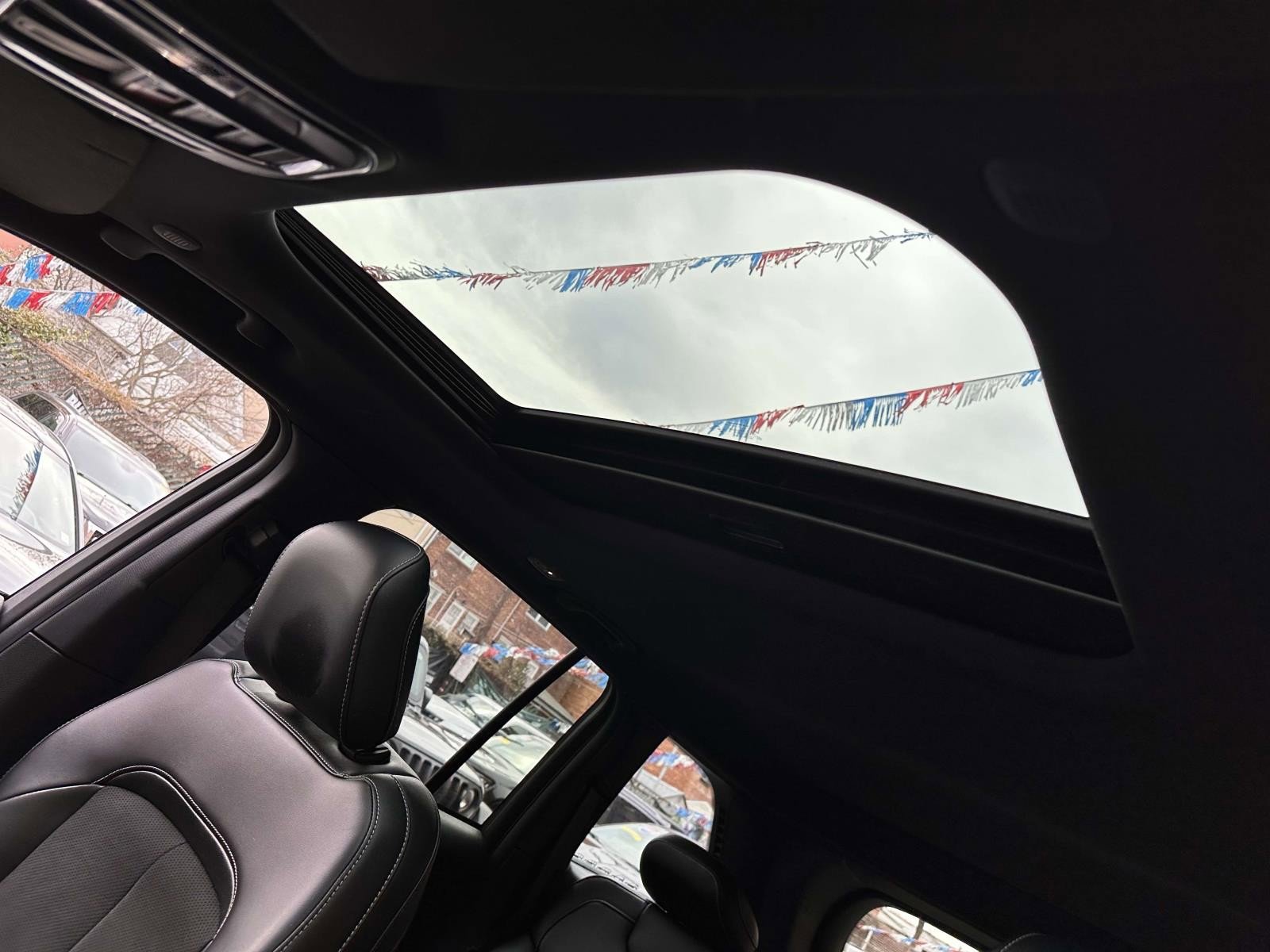 Certified 2023 Jeep Grand Cherokee Altitude image 15