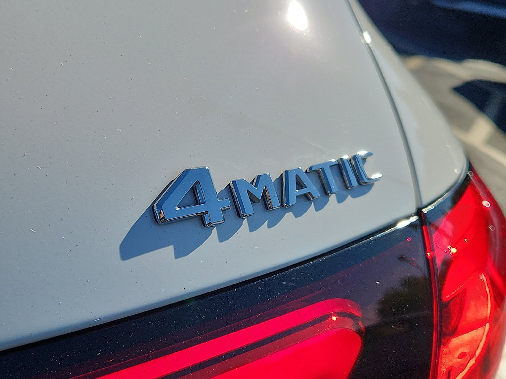 Used 2025 Mercedes-Benz GLC 350e 4MATIC image 29