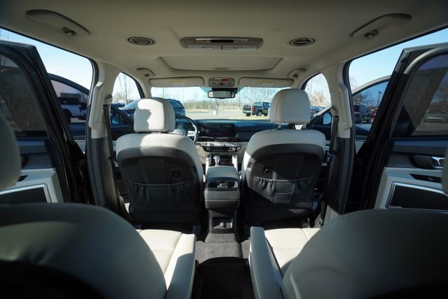Used 2024 Kia Telluride EX w/ EX Captain's Chair Package image 25