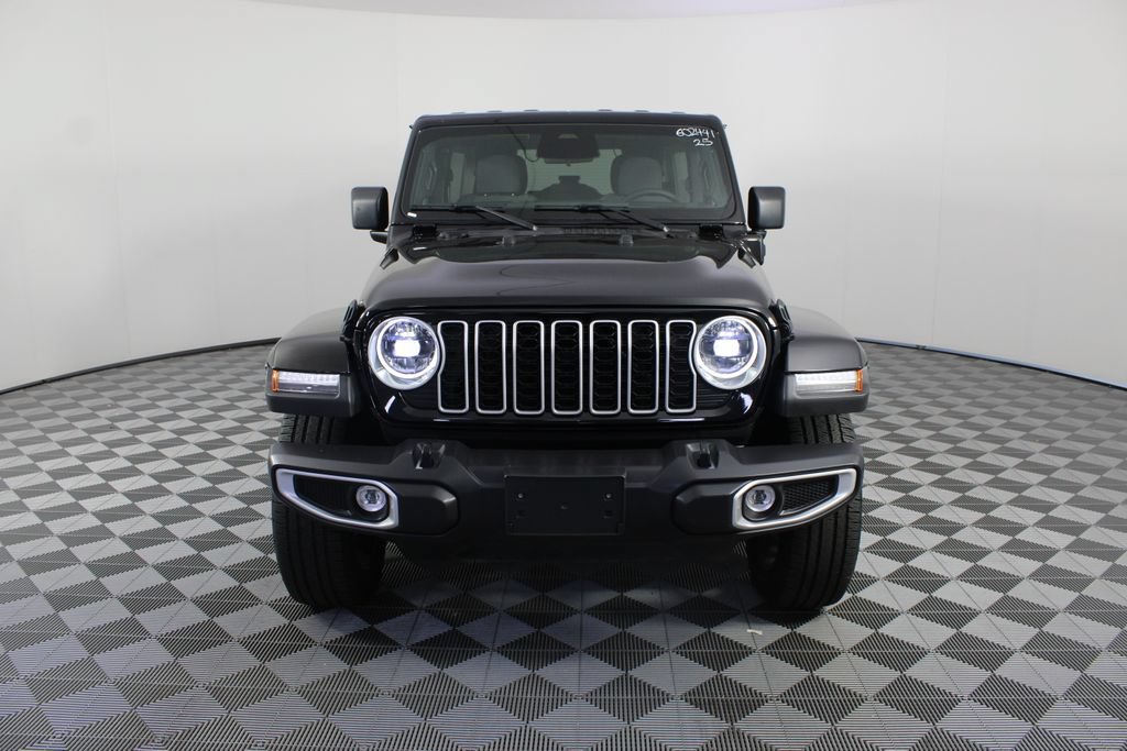 Used 2025 Jeep Wrangler Unlimited Sahara AWD/4WD image 25