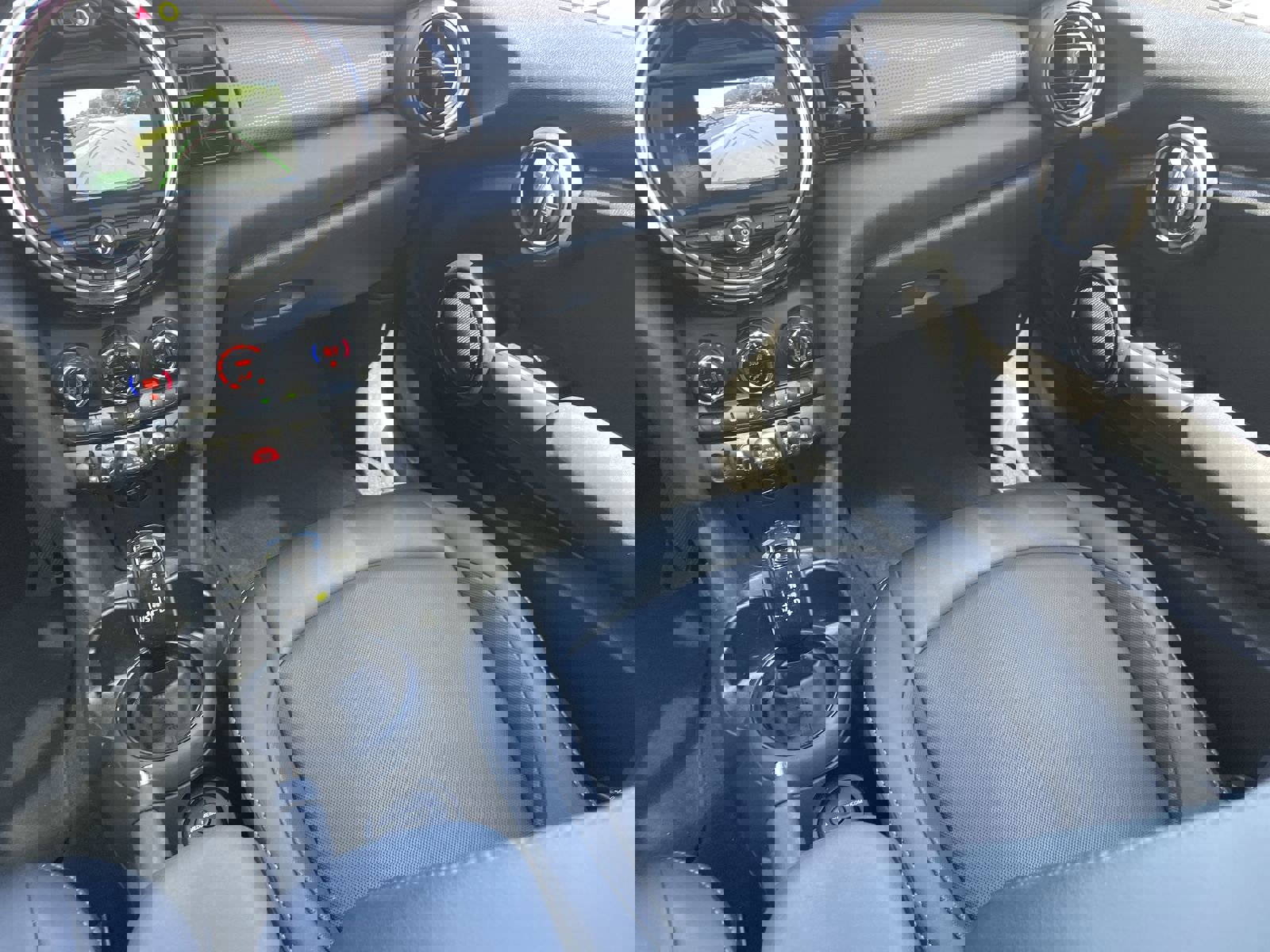 Used 2020 MINI Cooper 2-Door Hardtop image 16