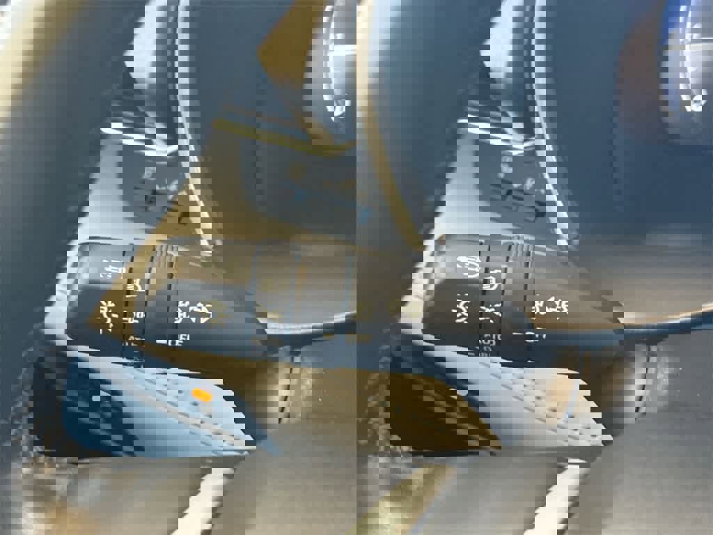 Used 2023 Toyota Highlander Limited image 29