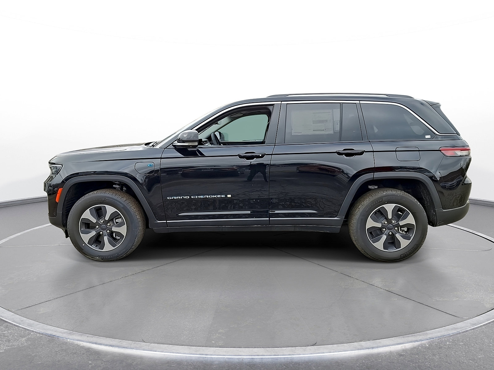 New 2024 Jeep Grand Cherokee Limited 4xe w/ Luxury Tech Group II AWD/4WD image 5