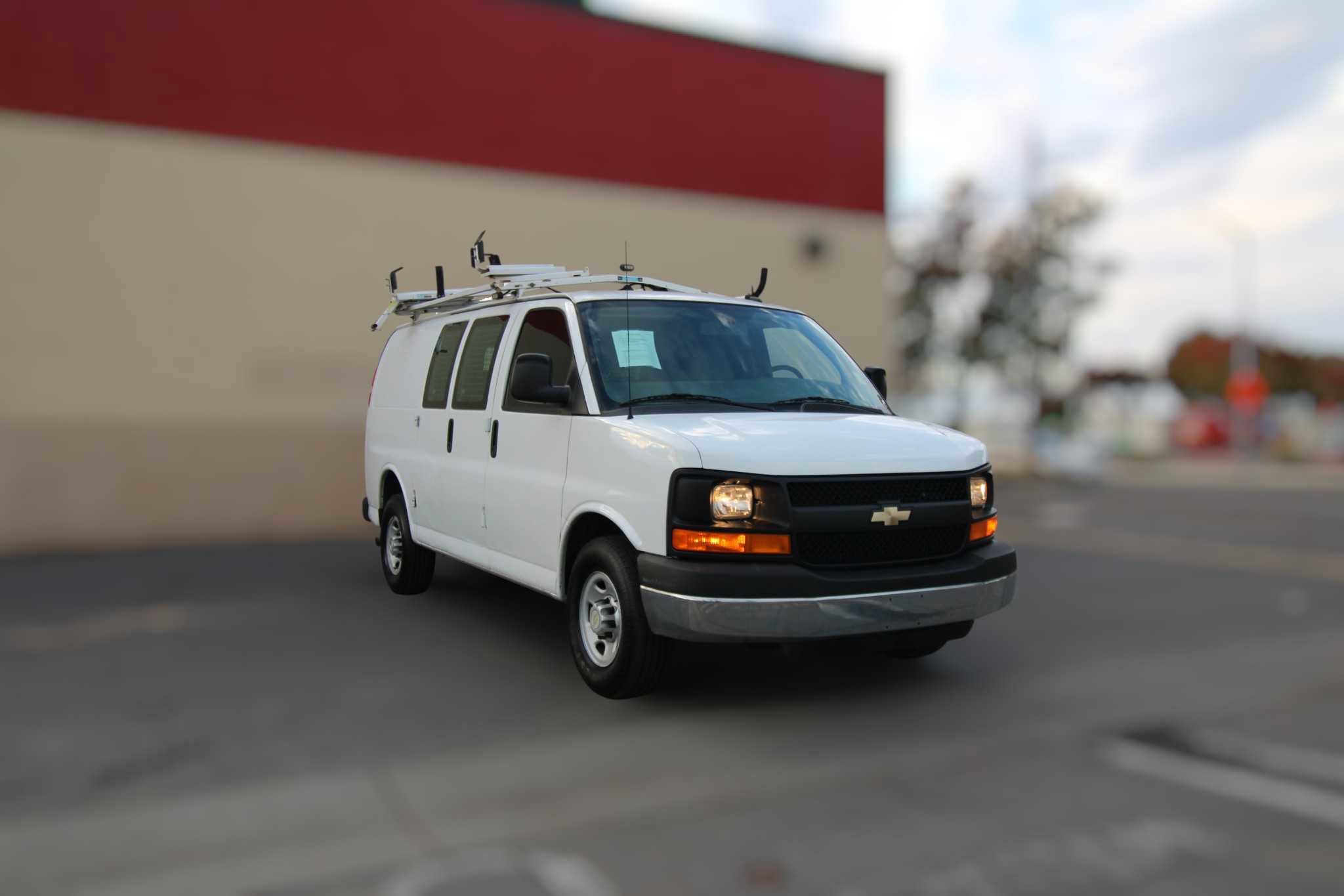 Used 2014 Chevrolet Express 2500 image 7