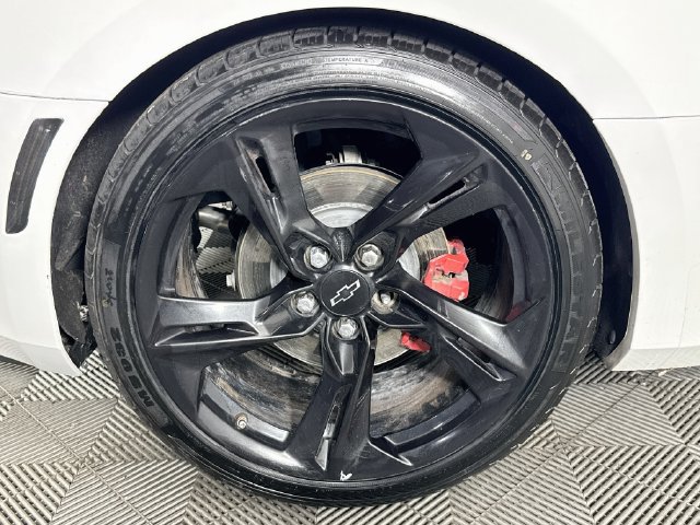 Used 2020 Chevrolet Camaro LT RWD image 26