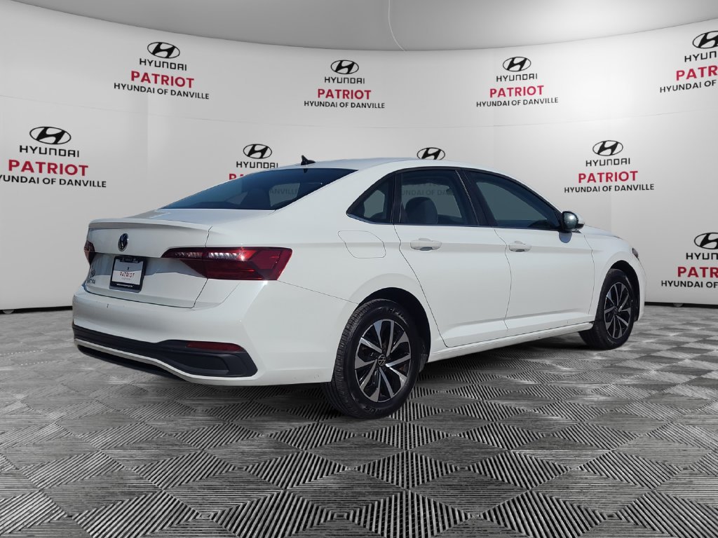 Used 2024 Volkswagen Jetta S FWD image 3