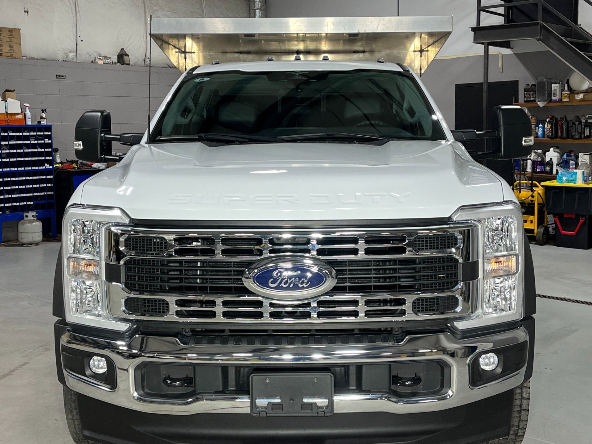 Used 2023 Ford F550 4x4 Crew Cab Super Duty image 2