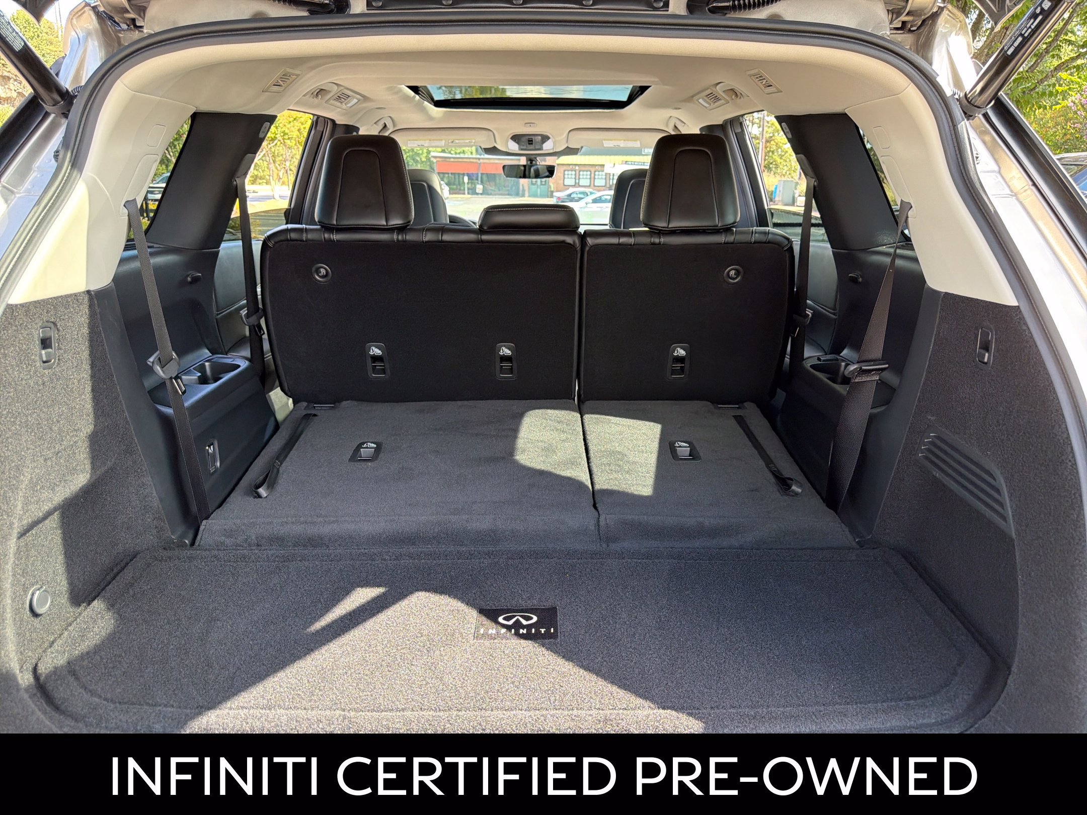 Certified 2026 INFINITI QX60 Luxe w/ Family Package FWD image 34