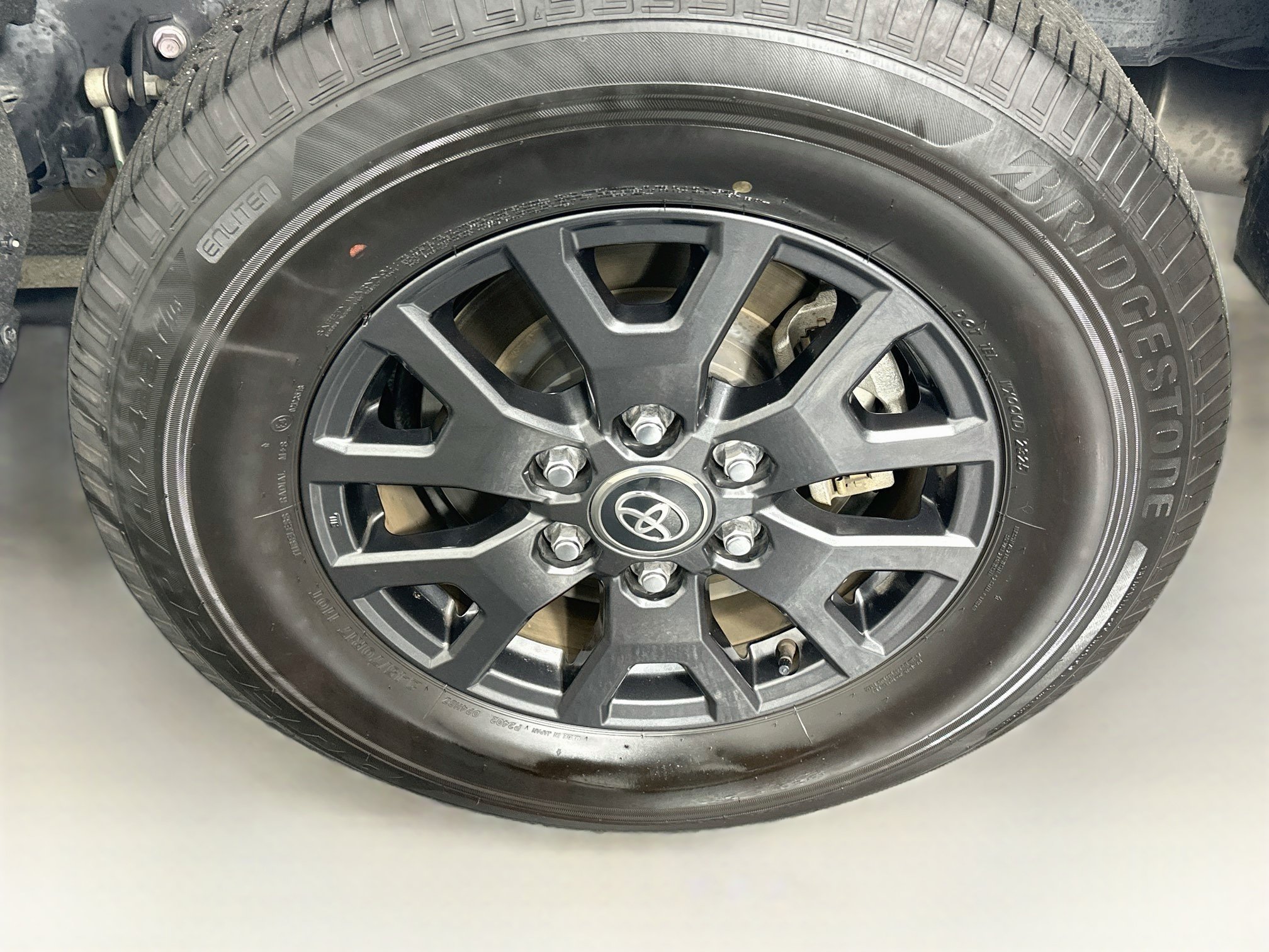 Used 2025 Toyota 4Runner SR5 AWD/4WD image 11