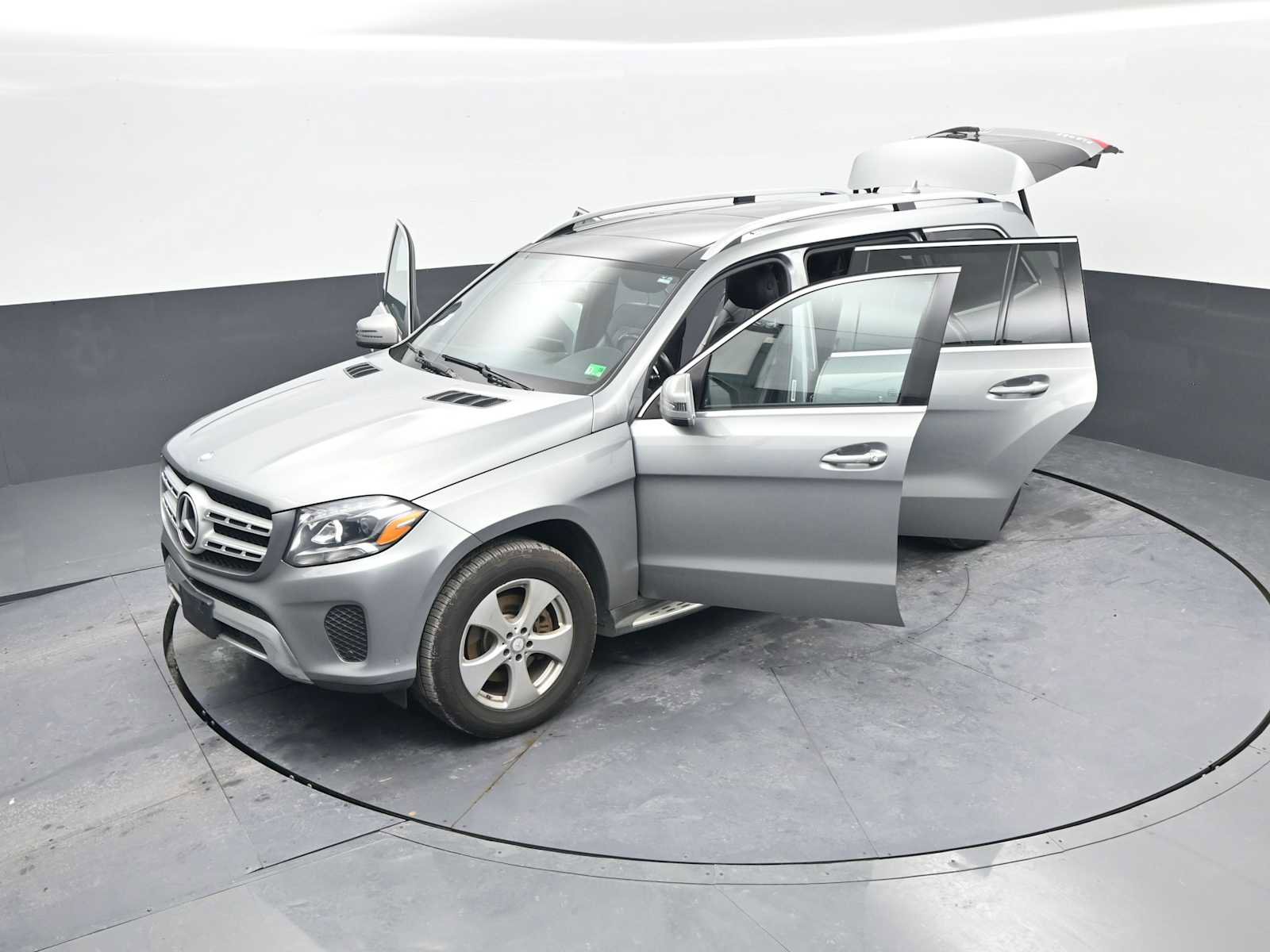 Used 2017 Mercedes-Benz GLS 450 4MATIC image 44