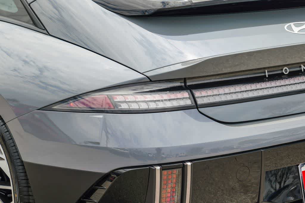 Used 2024 Hyundai Ioniq 6 SEL RWD image 8