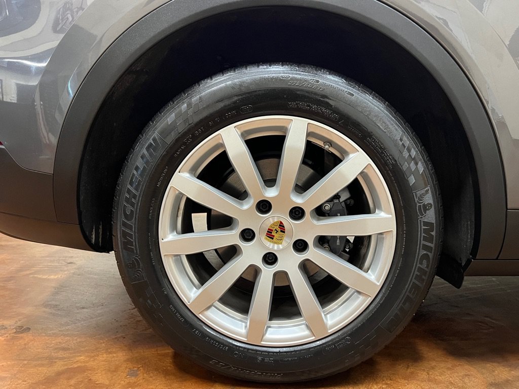 Used 2020 Porsche Cayenne AWD/4WD image 12