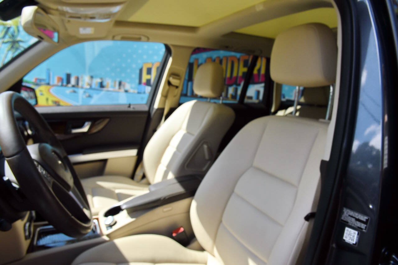 Used 2015 Mercedes-Benz GLK 350 2WD w/ Premium 1 Package image 20
