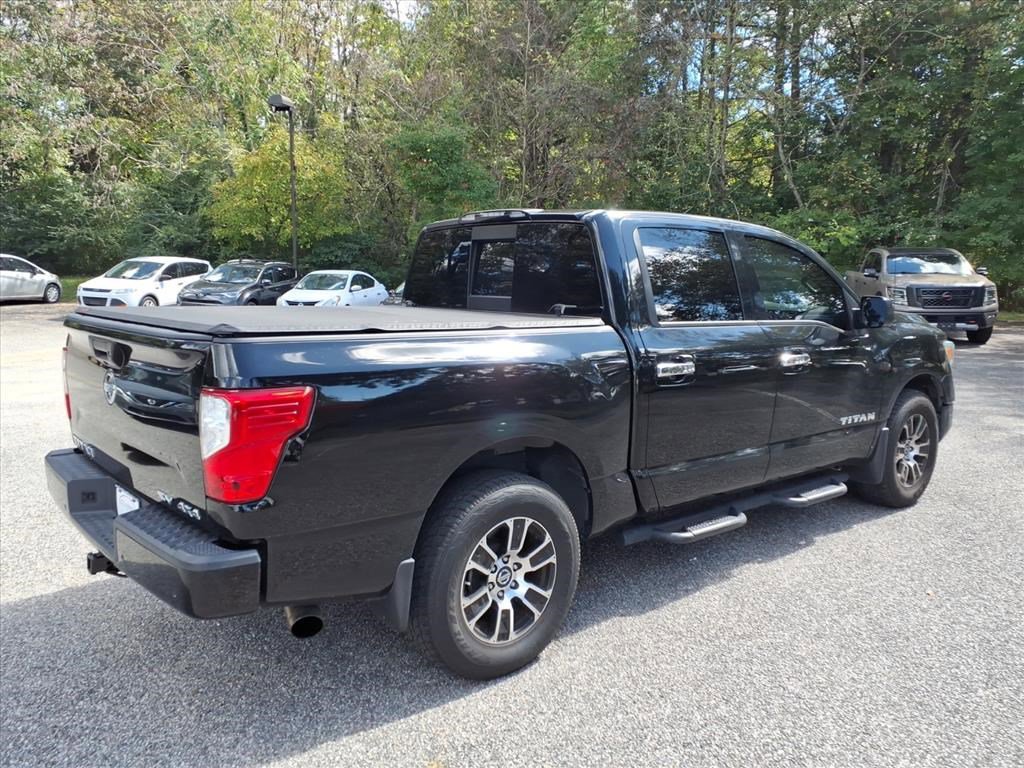 Used 2021 Nissan Titan SV w/ SV Convenience Package image 3