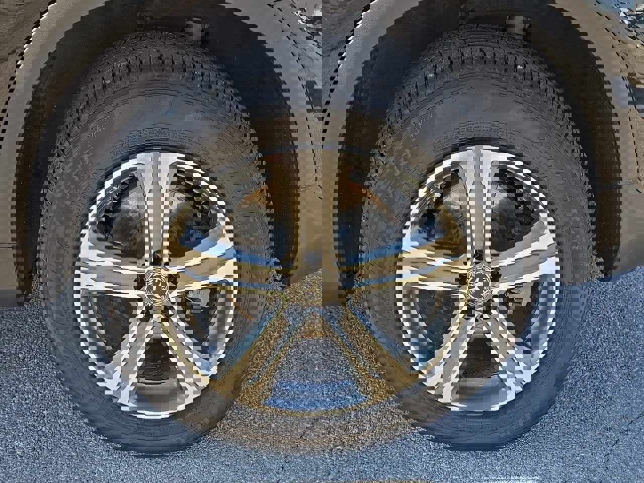 Used 2018 Mercedes-Benz GLC 300 4MATIC image 7