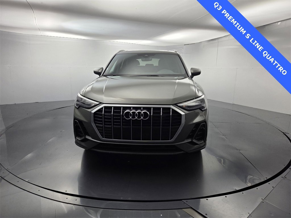 Used 2022 Audi Q3 2.0T Premium w/ Convenience Package image 4