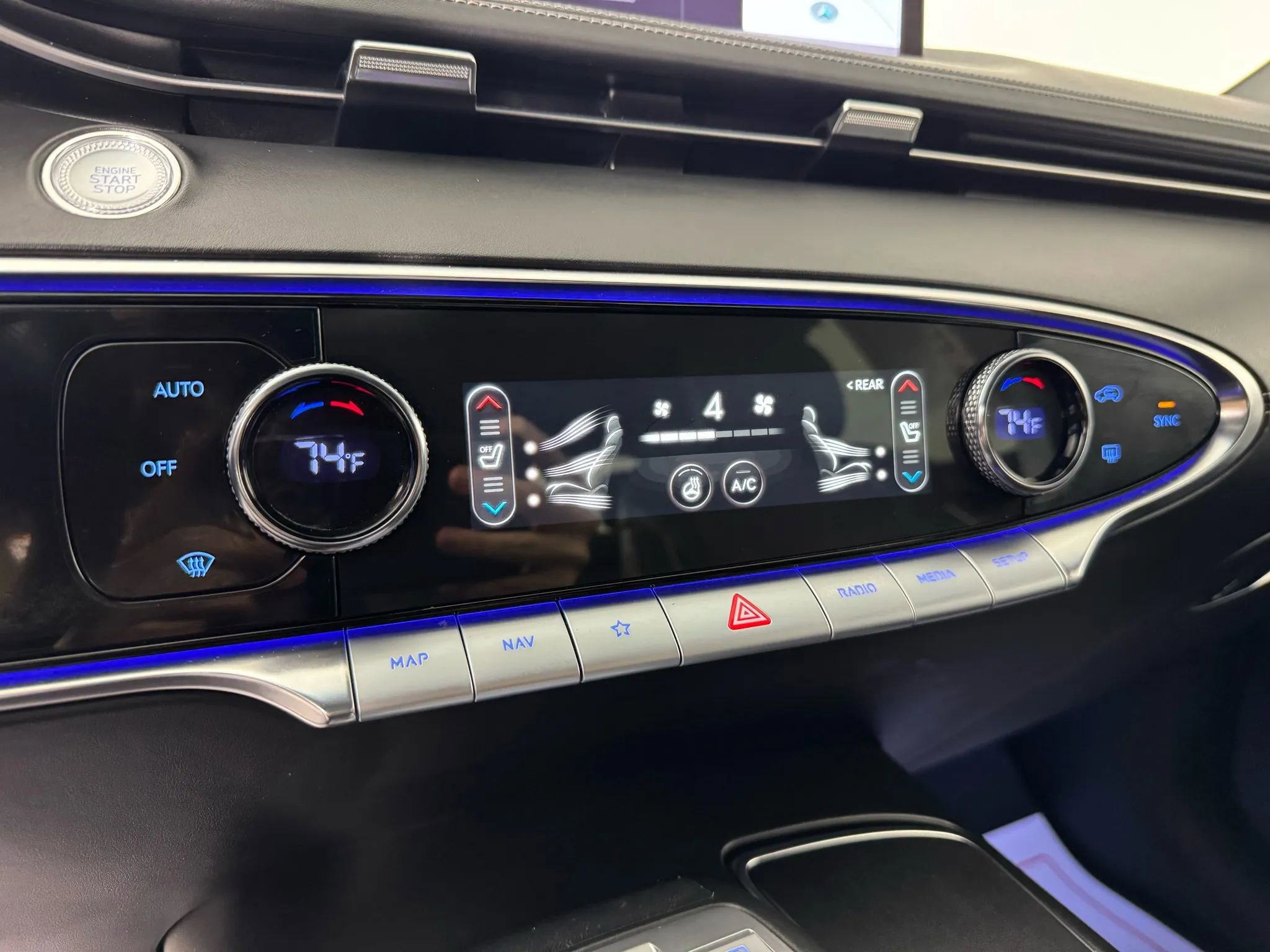 Used 2023 Genesis GV70 2.5T w/ Sport Prestige Package image 21