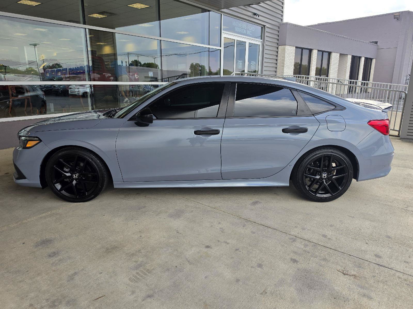 Used 2024 Honda Civic Sport image 2
