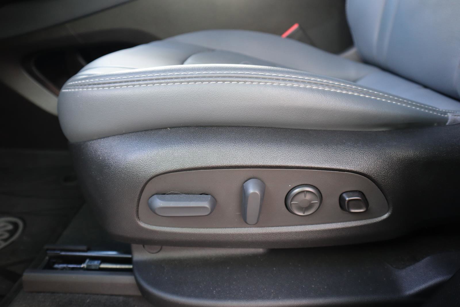 Used 2022 Buick Enclave Premium w/ Experience Buick Package image 15