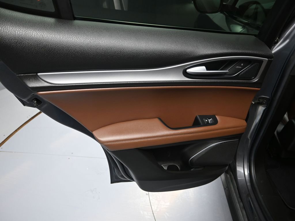 Used 2018 Alfa Romeo Stelvio Ti Sport image 29