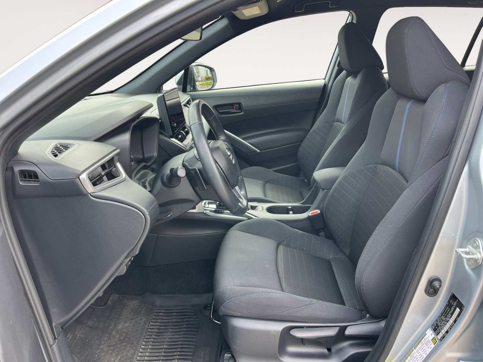 Used 2024 Toyota Corolla Cross AWD Hybrid image 11