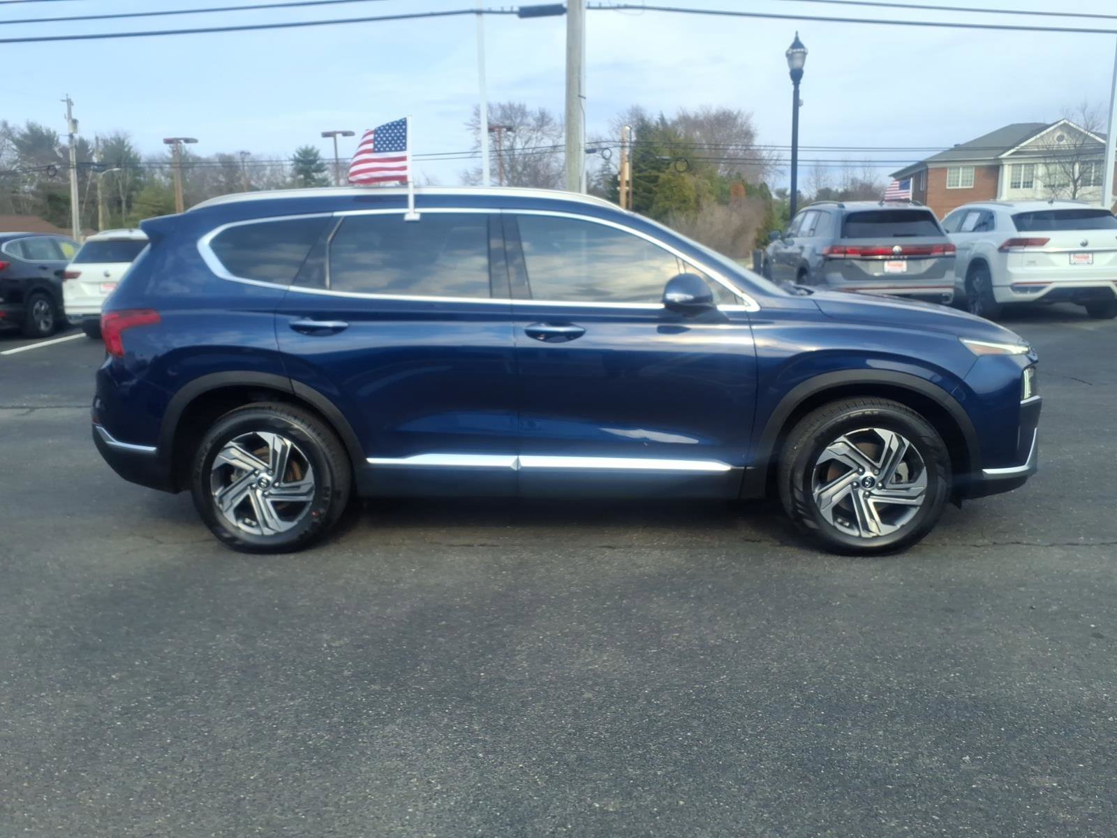 Used 2021 Hyundai Santa Fe SEL w/ Convenience + Premium Package image 2