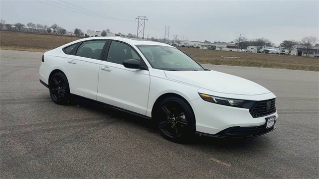 Used 2025 Honda Accord Sport image 2