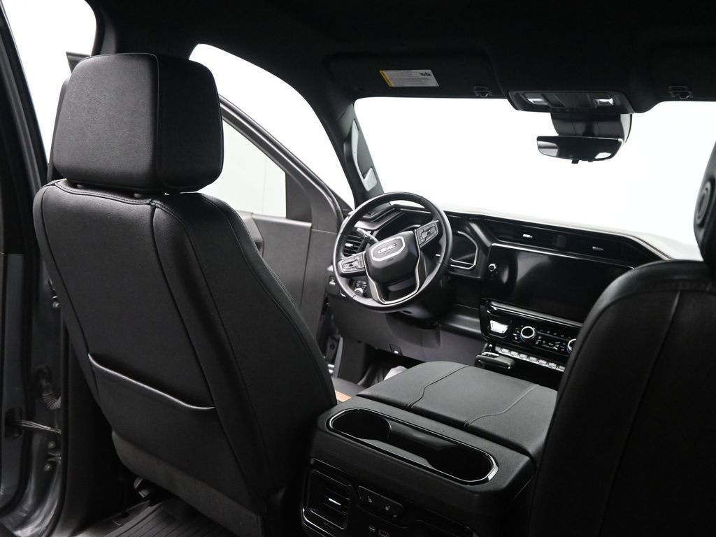 Used 2024 GMC Sierra 1500 AT4 w/ Technology Package image 5