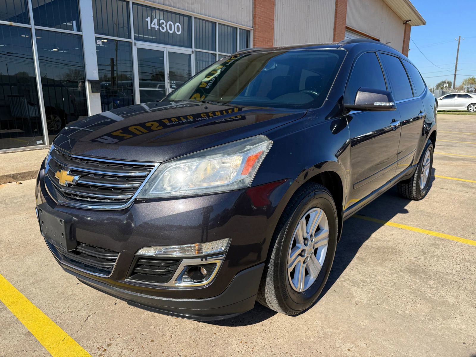 Used 2014 Chevrolet Traverse LT image 2