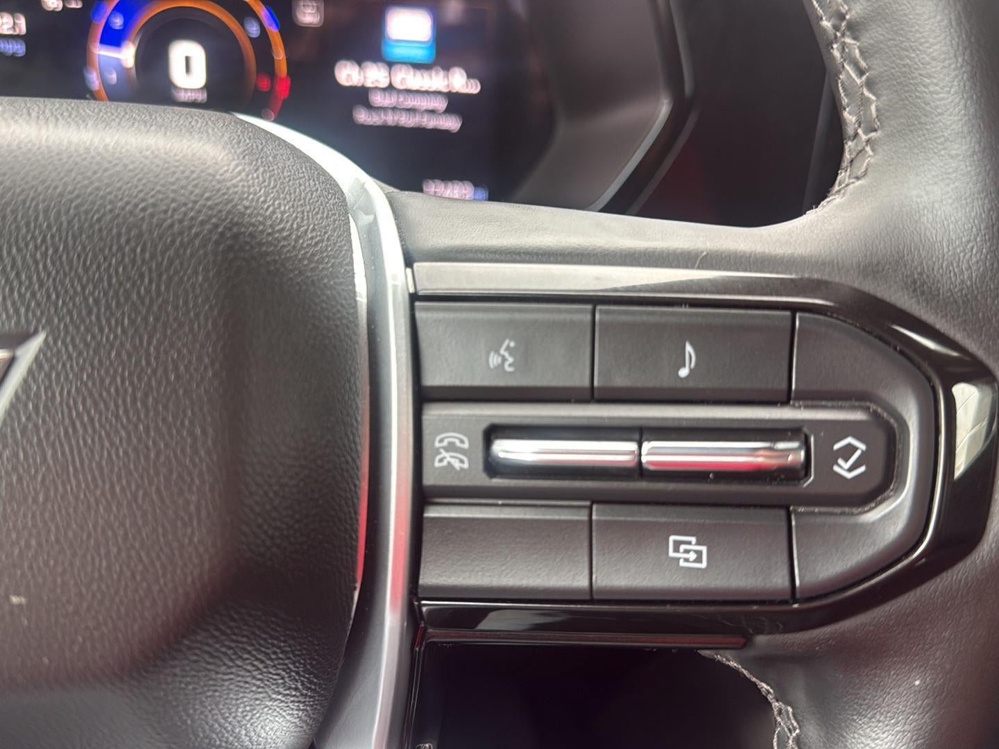 Used 2024 Chevrolet Colorado LT w/ LT Convenience Package II AWD/4WD image 15