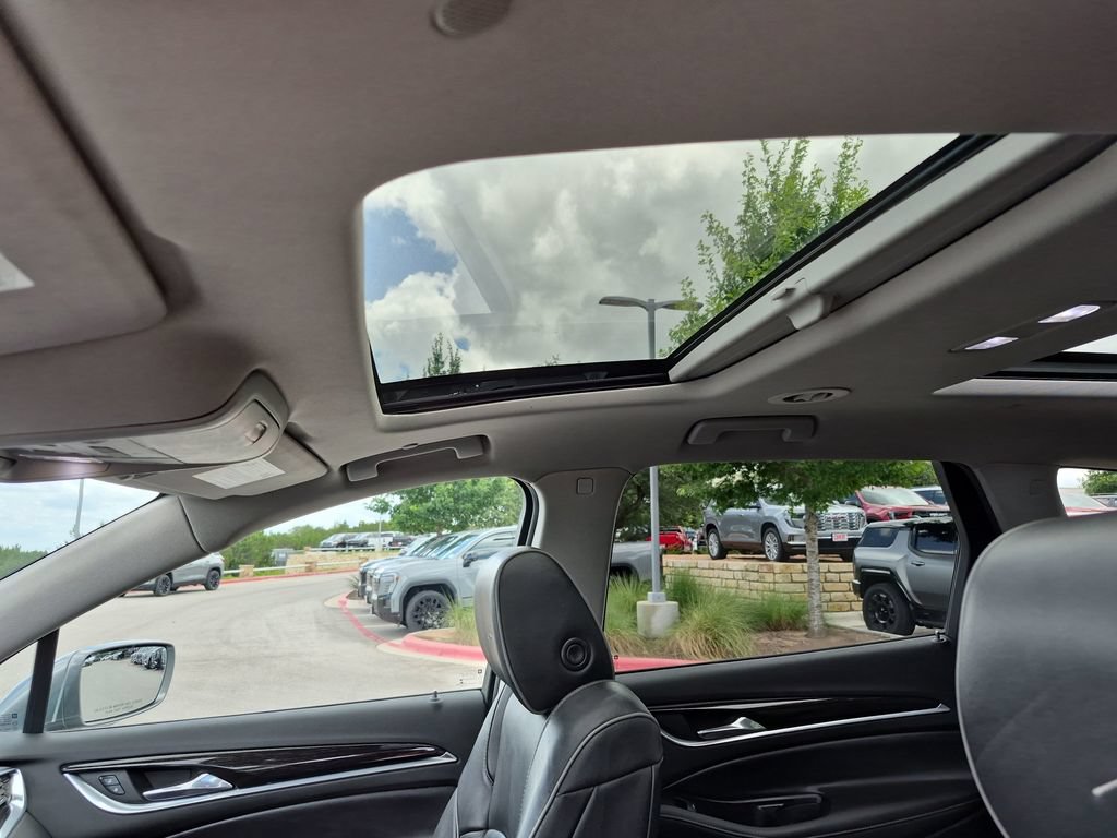 Used 2019 Buick Enclave Avenir w/ Avenir Technology Package FWD image 32