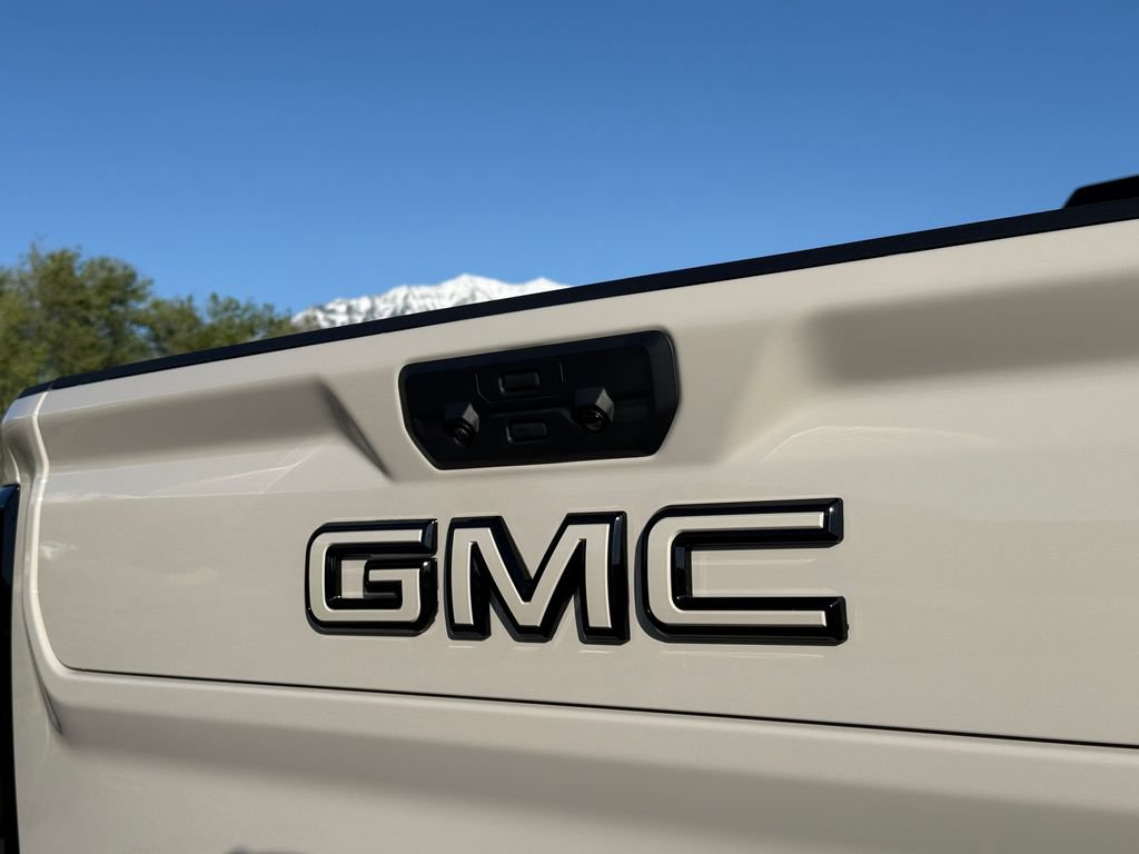 Used 2026 GMC Sierra 2500 AT4 w/ AT4 Premium Plus Package AWD/4WD image 14