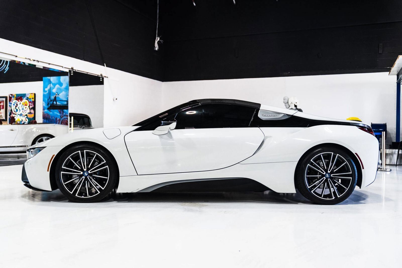 Used 2019 BMW i8 Roadster AWD/4WD image 8