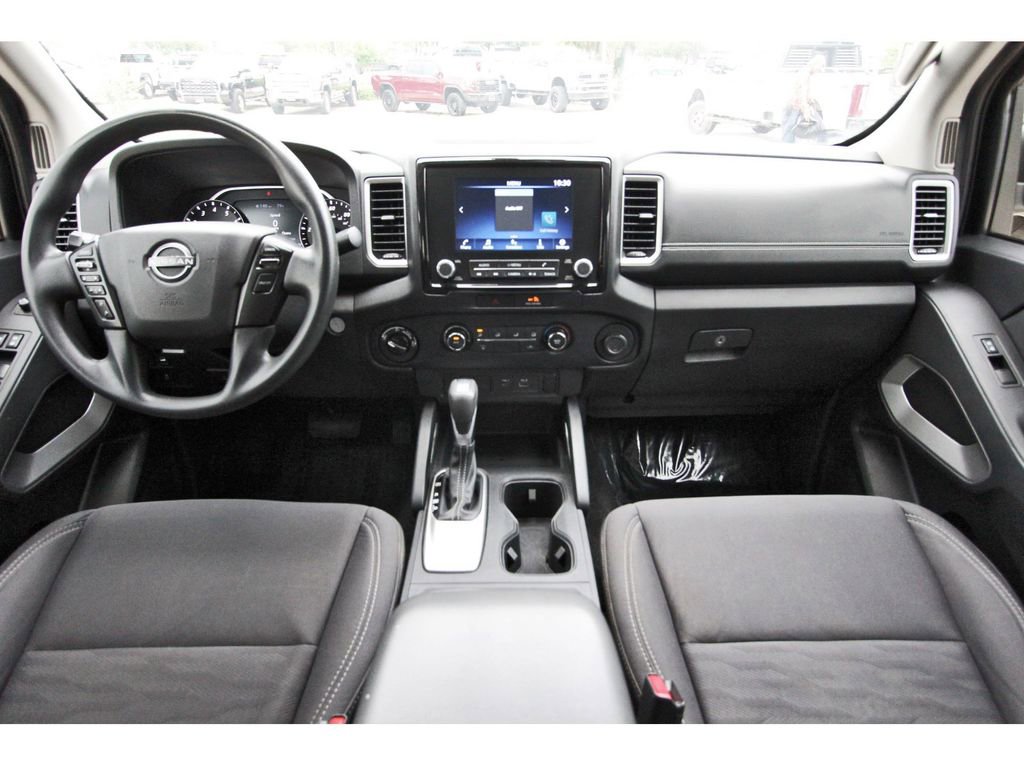 Used 2022 Nissan Frontier SV AWD/4WD image 7