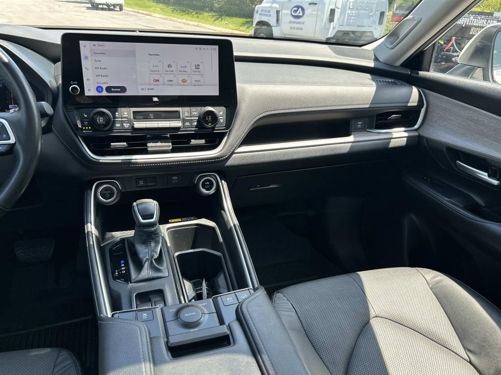 Used 2024 Toyota Grand Highlander AWD Hybrid image 24