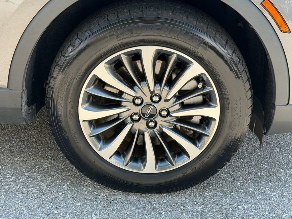 Certified 2022 Lincoln Nautilus FWD w/ Premium Package image 9