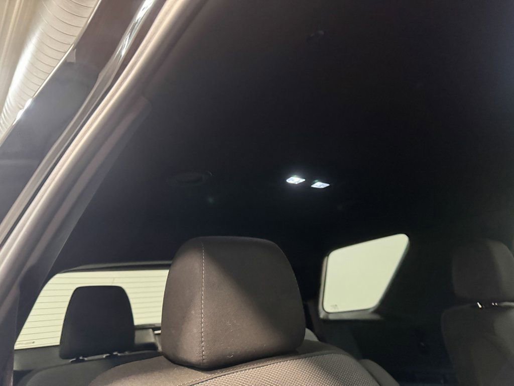 Used 2023 Chevrolet Traverse LT image 19