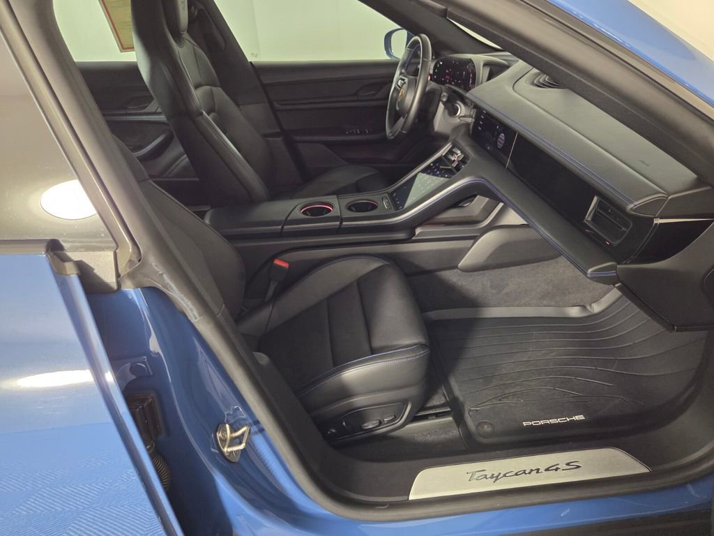 Used 2021 Porsche Taycan 4S image 31