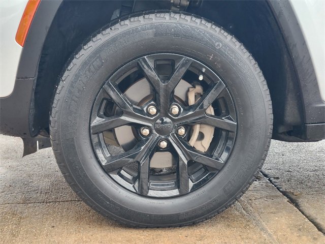 Used 2024 Jeep Grand Cherokee Altitude image 10