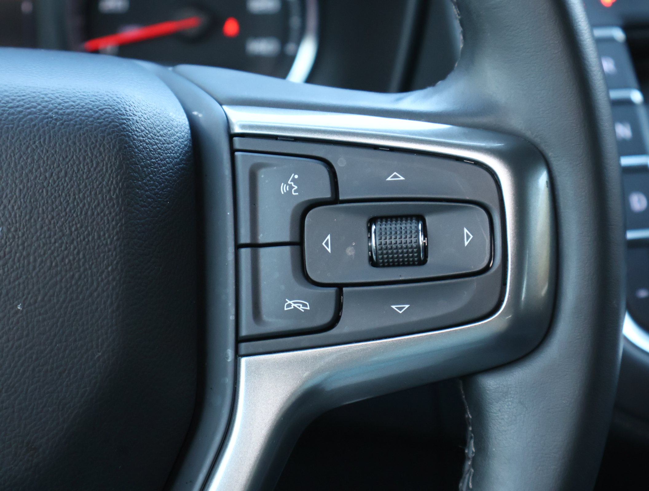 Used 2023 Chevrolet Tahoe LS RWD image 14
